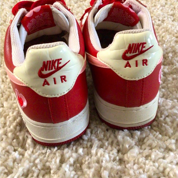 VINTAGE “VALENTINE’S DAY” W AIR FORCE 1 (2004) - Size 9 - Picture 4 of 8